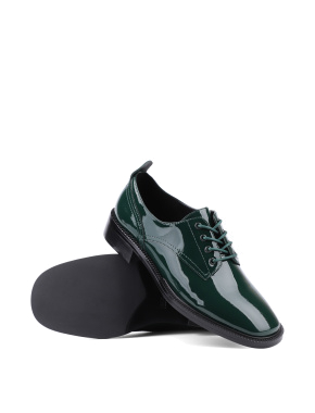 Жіночі туфлі дербі MIRATON лакові зелені - фото 2 - Miraton