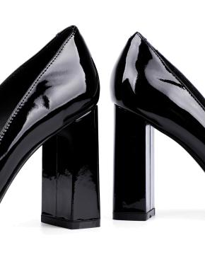 Жіночі туфлі-човники MIRATON лакові чорні на стійких підборах - фото 2 - Miraton