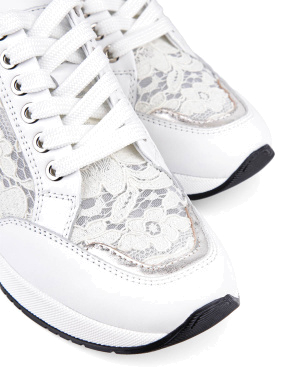 Женские кроссовки Attizzare кожаные белые с гипюровыми вставками - фото 5 - Miraton