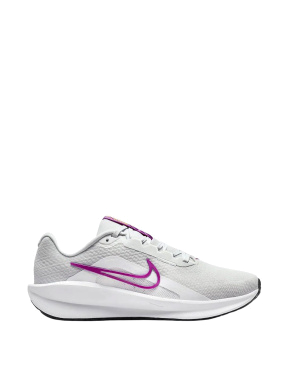 Жіночі кросівки Nike Downshifter 13 тканинні білі - фото 1 - Miraton