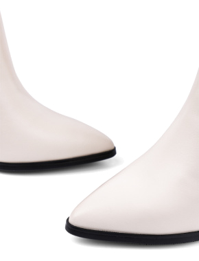 Жіночі черевики з гострим носком молочного кольору шкіряні з підкладкою байка - фото 5 - Miraton