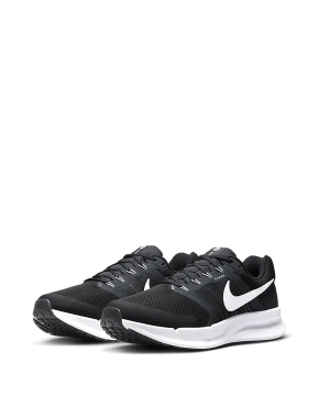 Мужские кроссовки Nike Run Swift 3 черные тканевые - фото 1 - Miraton