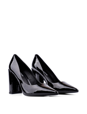 Жіночі туфлі з гострим носком чорні лакові - фото 3 - Miraton