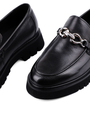 Жіночі туфлі лофери Attizzare шкіряні чорні - фото 4 - Miraton