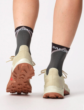 Женские кроссовки Salomon из ткани бежевые - фото 8 - Miraton