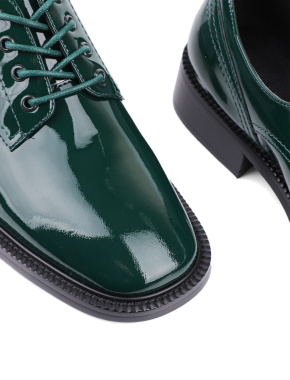 Жіночі туфлі дербі MIRATON лакові зелені - фото 5 - Miraton