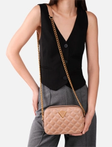 Женская коричневая сумка Guess стеганная - фото  - Miraton
