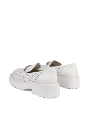 Жіночі туфлі лофери шкіряні білого кольору - фото 3 - Miraton