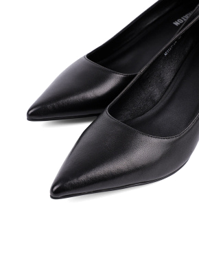 Женские туфли-лодочки MIRATON кожаные черные на kitten heels - фото 5 - Miraton