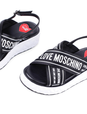 Женские сандалии Love Moschino кожаные черные - фото 5 - Miraton