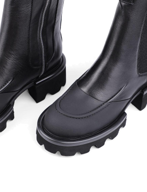 Жіночі черевики челсі чорні шкіряні з підкладкою з повсті - фото 5 - Miraton