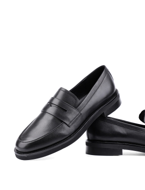 Женские туфли лоферы Attizzare кожаные черные - фото 2 - Miraton