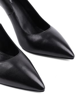 Жіночі туфлі з гострим носком чорні шкіряні - фото 5 - Miraton