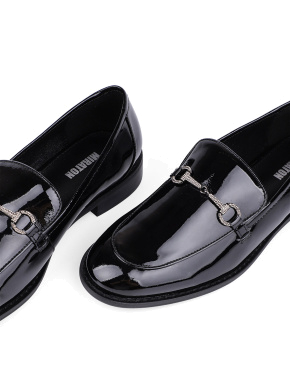 Женские туфли лоферы черные лаковые - фото 5 - Miraton