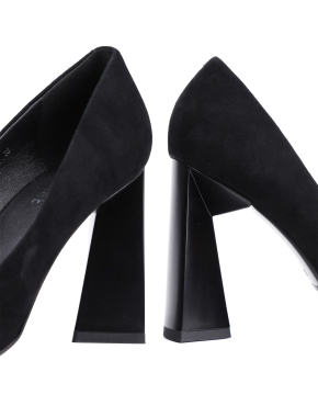 Жіночі туфлі човники Attizzare велюрові чорні - фото 2 - Miraton