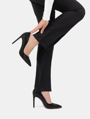 Жіночі туфлі чорні велюрові з гострим носком - фото 1 - Miraton