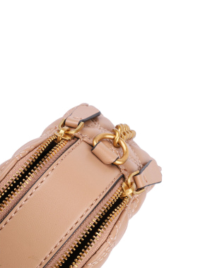 Жіноча коричнева сумка Guess стьобана - фото 6 - Miraton