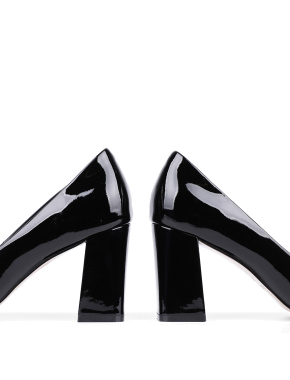 Жіночі туфлі Attizzare лакові чорні - фото 2 - Miraton