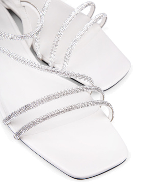 Жіночі сандалі Attizzare шкіряні білого кольору з декоративними ремінцями - фото 4 - Miraton
