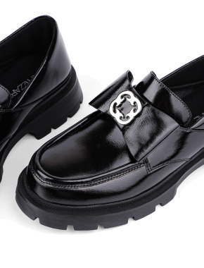 Женские туфли лоферы черные наплаковые - фото 5 - Miraton