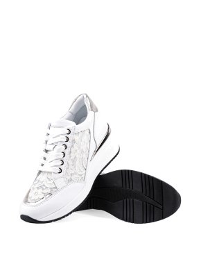 Женские кроссовки Attizzare кожаные белые с гипюровыми вставками - фото 2 - Miraton