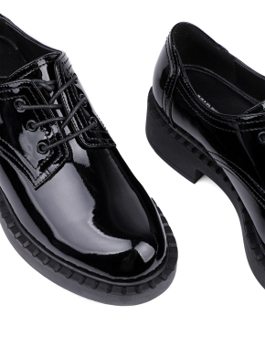 Жіночі туфлі дербі MIRATON лакові чорні - фото 5 - Miraton