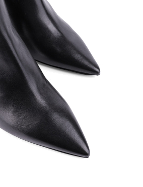 Жіночі черевики чорні шкіряні з гострим носком - фото 5 - Miraton