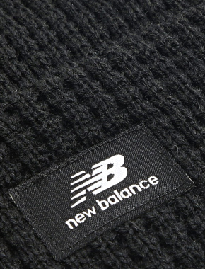 Шапка New Balance Waffle Knit Cuffed Beanie чёрная - фото 1 - Miraton