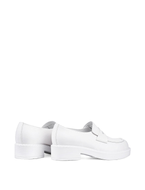 Жіночі туфлі лофери MIRATON шкіряні білі - фото 3 - Miraton