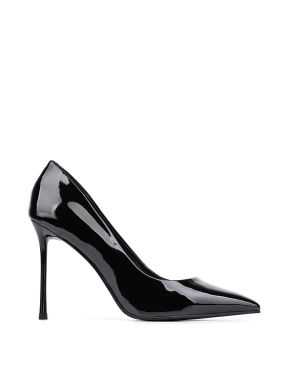 Жіночі туфлі з гострим носком чорні лакові - фото 1 - Miraton