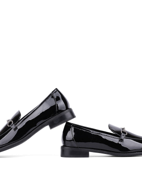 Жіночі туфлі лофери чорні лакові - фото 2 - Miraton