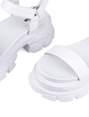 Жіночі сандалі MIRATON шкіряні білого кольору на підошві чанкі  - фото 5 - Miraton