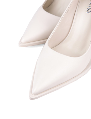 Жіночі туфлі човники MIRATON шкіряні молочного кольору - фото 5 - Miraton