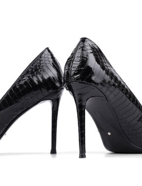 Женские туфли оcтрый носок черные из кожи змеи - фото 2 - Miraton