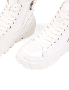 Жіночі черевики спортивні бiлого кольору наплакові з підкладкою iз натурального хутра - фото 5 - Miraton